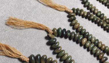 Emerald Green Date Seed Tasbih – 33 Bead Boho Rosary (Rustic Tassel)